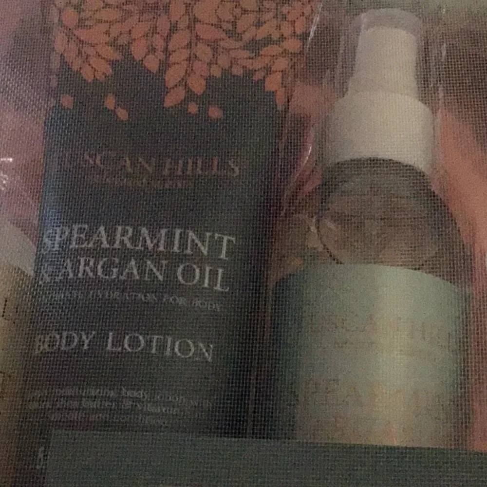 Tuscan hills Sephora bath set mint lotion, body mist +